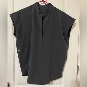 FIGS Rafaela medium scrubs top grey